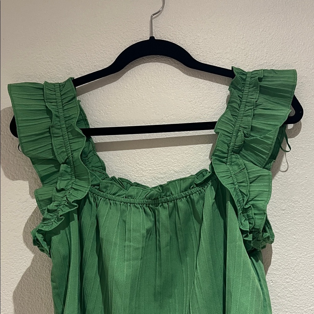 Lush Emerald Ruffled Blouse - Picture 4 of 7